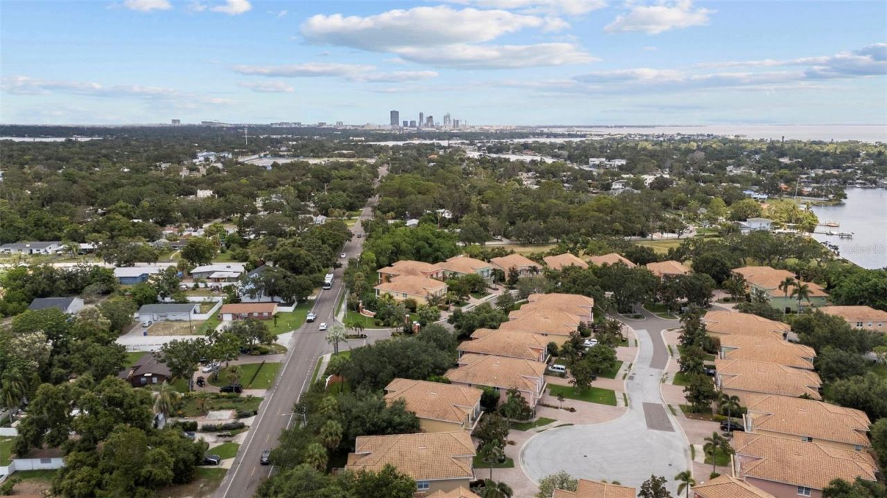 185 Banyan Bay Drive , Saint Petersburg, FL 33705 Photo