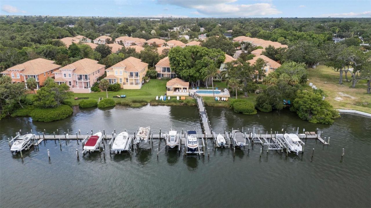 185 Banyan Bay Drive , Saint Petersburg, FL 33705 Photo