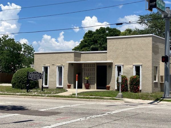 2210 S MACDILL AVENUE , TAMPA, FL 33629