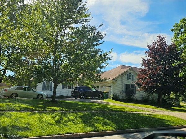 15050 Lake Avenue , Middlefield, OH 44062