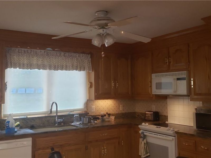 15050 Lake Avenue, Middlefield, OH 44062 Photo 6