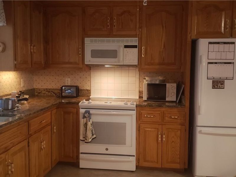 15050 Lake Avenue, Middlefield, OH 44062 Photo 7