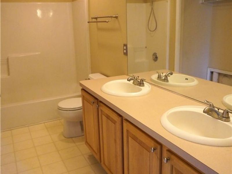 20341 Colleen Court, Strongsville, OH 44149 Photo 15