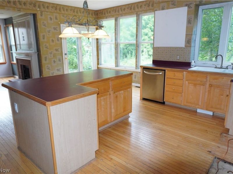 20341 Colleen Court, Strongsville, OH 44149 Photo 4