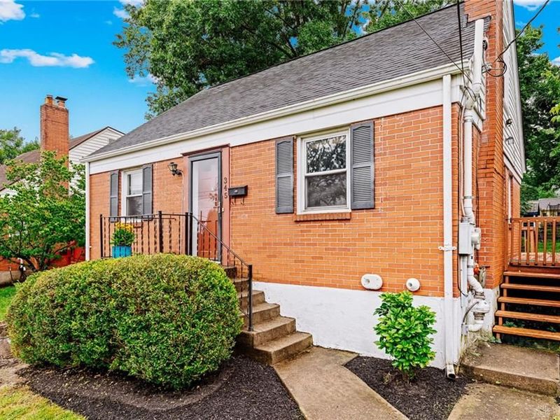 345 Durrell Avenue, Cincinnati, OH 45215 Photo 2