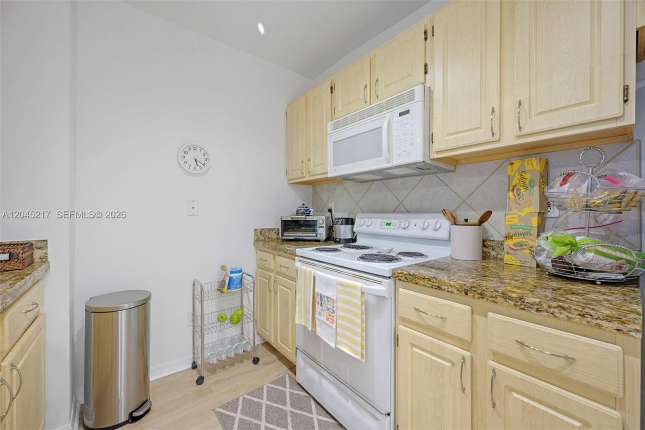 2665 SW 37th Ave, Unit 202, Miami, FL 33133 Photo