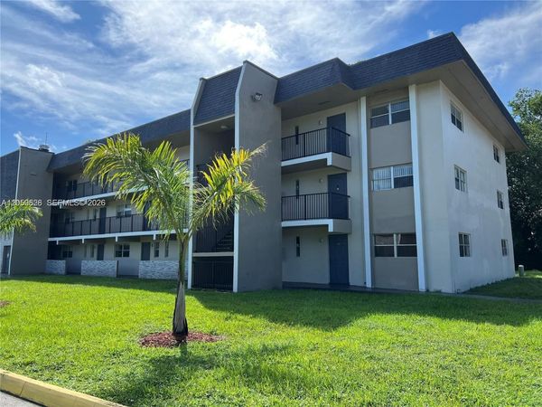 8000 Fairview Dr , Unit 301, Tamarac, FL 33321