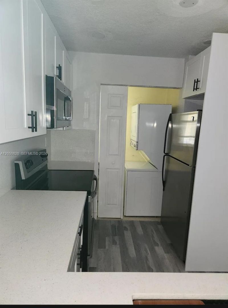 8000 Fairview Dr , Unit 301, Tamarac, FL 33321 Photo