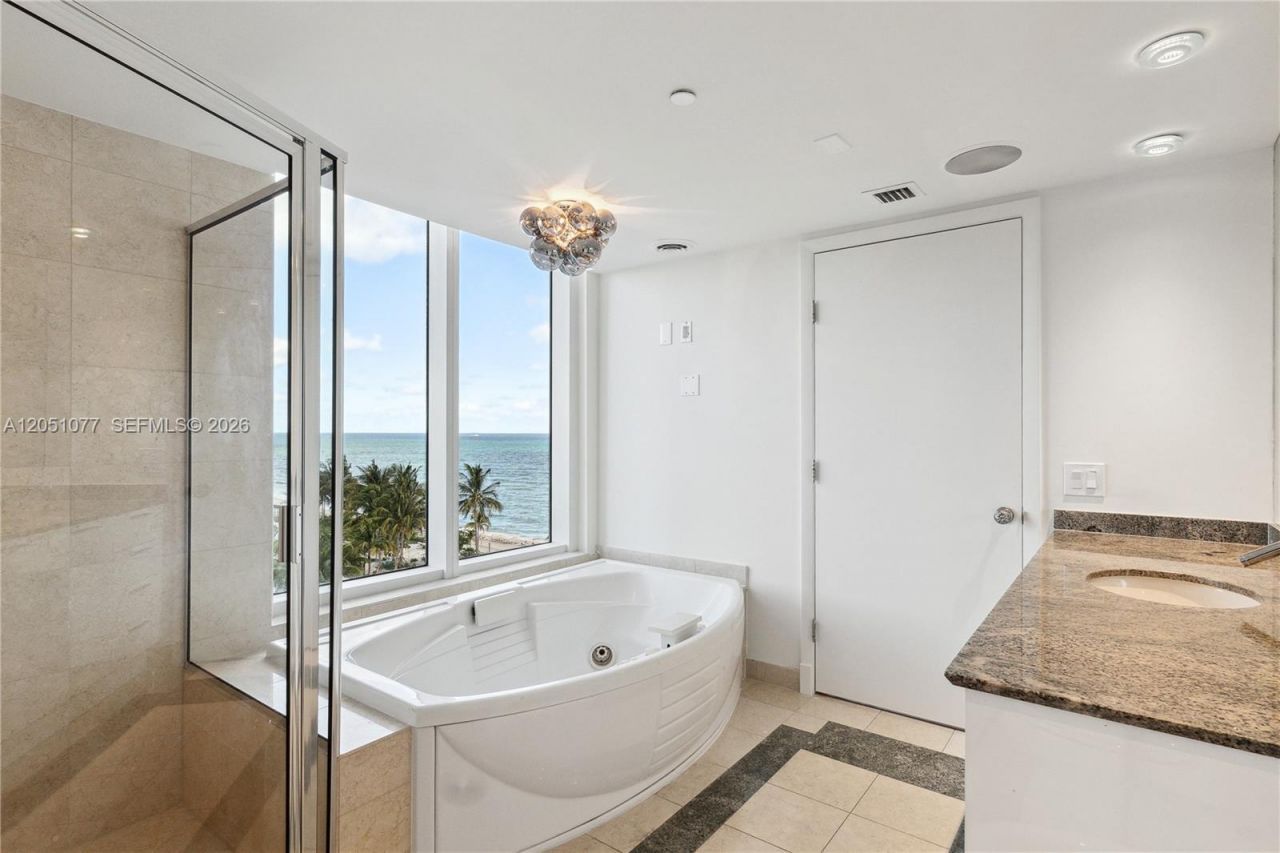 18911 Collins Ave, Unit 901, Sunny Isles Beach, FL 33160 Photo