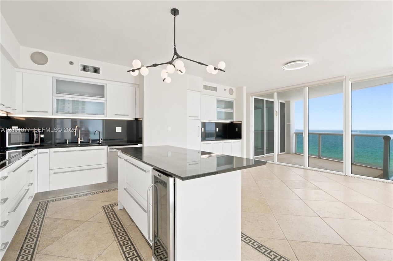 18911 Collins Ave, Unit 901, Sunny Isles Beach, FL 33160 Photo
