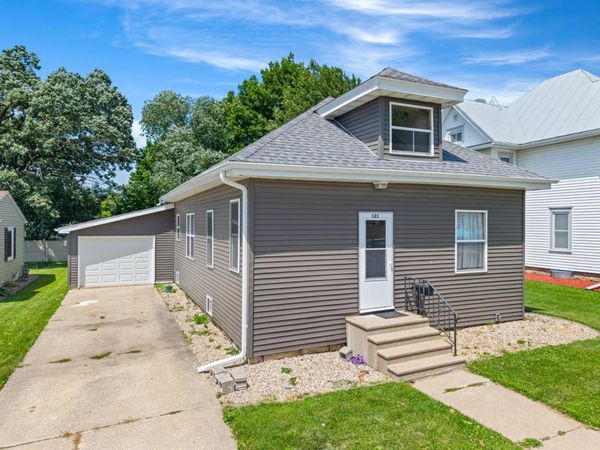 121 E Lincoln Street, Caledonia, MN 55921