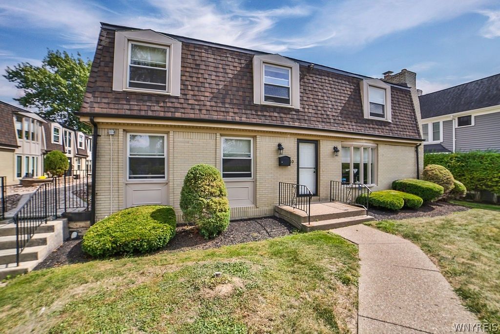 32 Bernhardt Drive, Unit 10, Buffalo, NY 14226 Main Photo