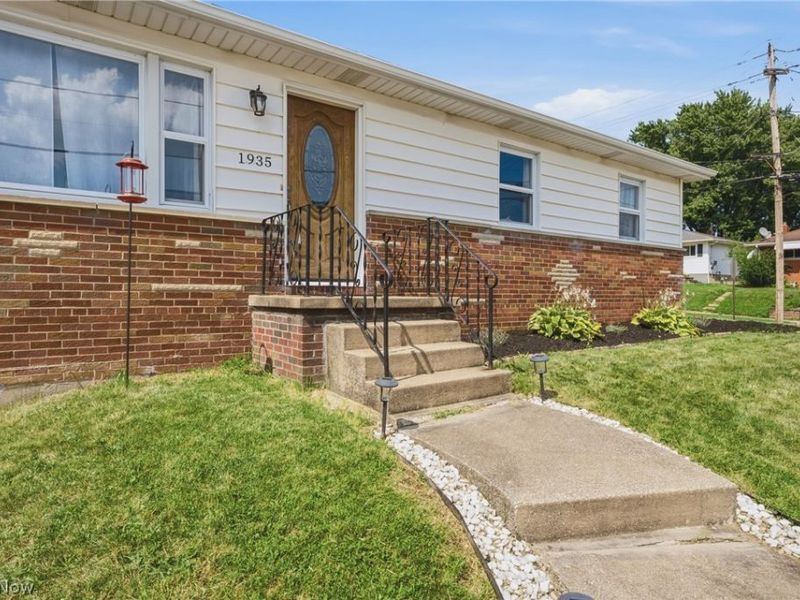 1935 Quayle Drive, Akron, OH 44312 Photo 2