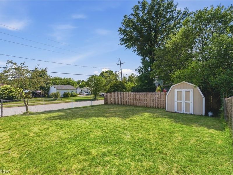1935 Quayle Drive, Akron, OH 44312 Photo 32