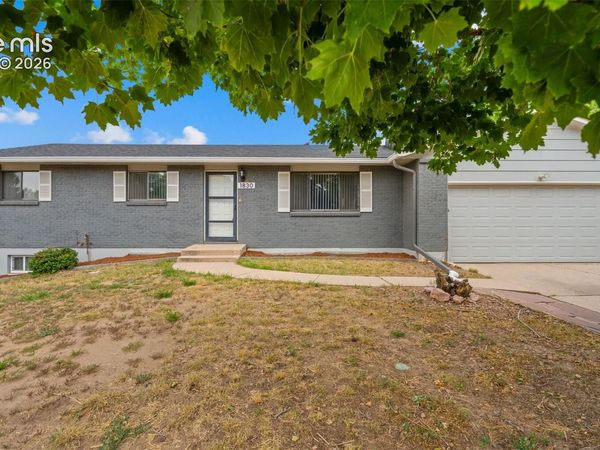 1830 Pima Drive, Colorado Springs, CO 80915