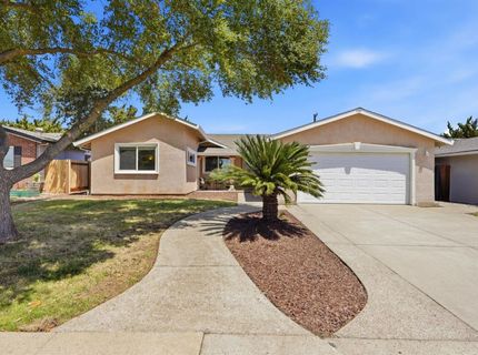 8225 Lake Forest Dr, Sacramento, CA 95826 Photo