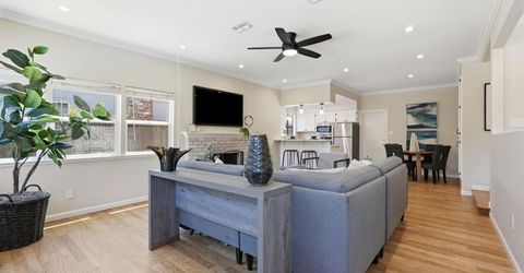8225 Lake Forest Dr, Sacramento, CA 95826 Photo