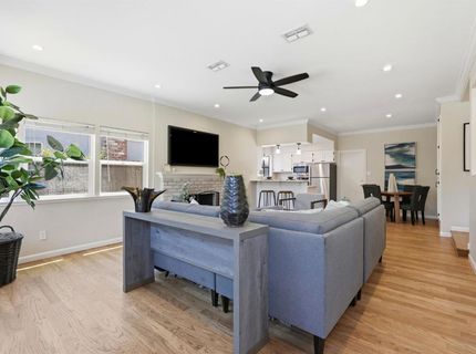 8225 Lake Forest Dr, Sacramento, CA 95826 Photo