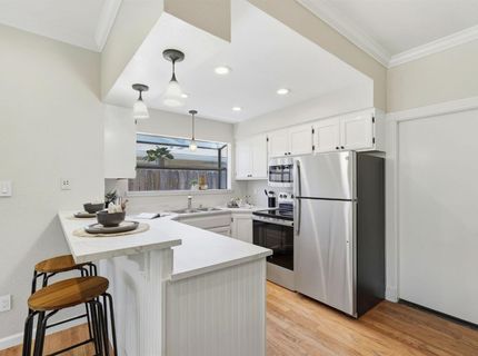8225 Lake Forest Dr, Sacramento, CA 95826 Photo