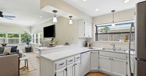8225 Lake Forest Dr, Sacramento, CA 95826 Photo