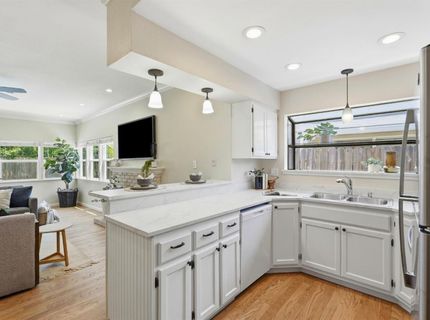 8225 Lake Forest Dr, Sacramento, CA 95826 Photo