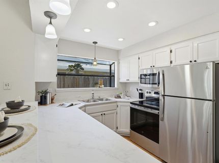 8225 Lake Forest Dr, Sacramento, CA 95826 Photo