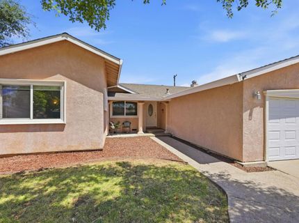 8225 Lake Forest Dr, Sacramento, CA 95826 Photo