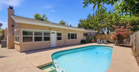 8225 Lake Forest Dr, Sacramento, CA 95826 Photo