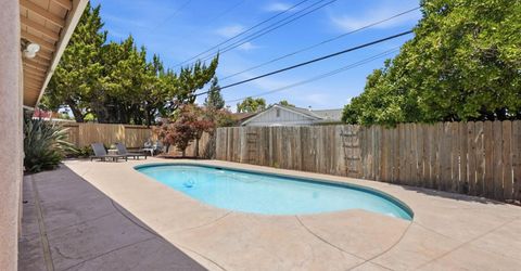8225 Lake Forest Dr, Sacramento, CA 95826 Photo