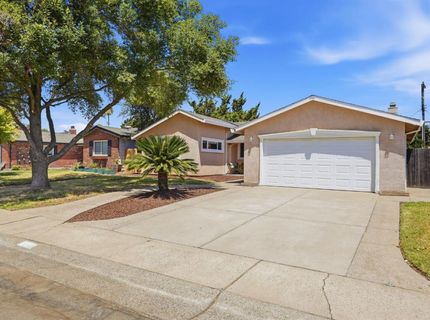 8225 Lake Forest Dr, Sacramento, CA 95826 Photo