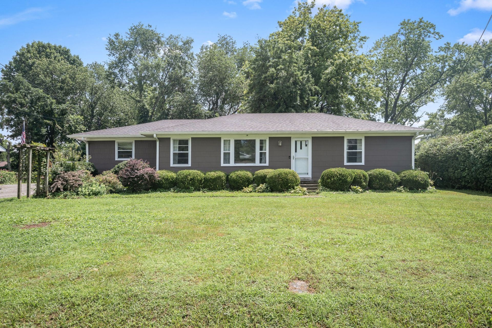 1019 Lawndale Dr, Murfreesboro, TN 37129 Main Photo