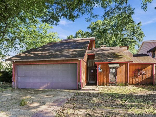 1883 Stonegate Ct, Baton Rouge, LA 70815
