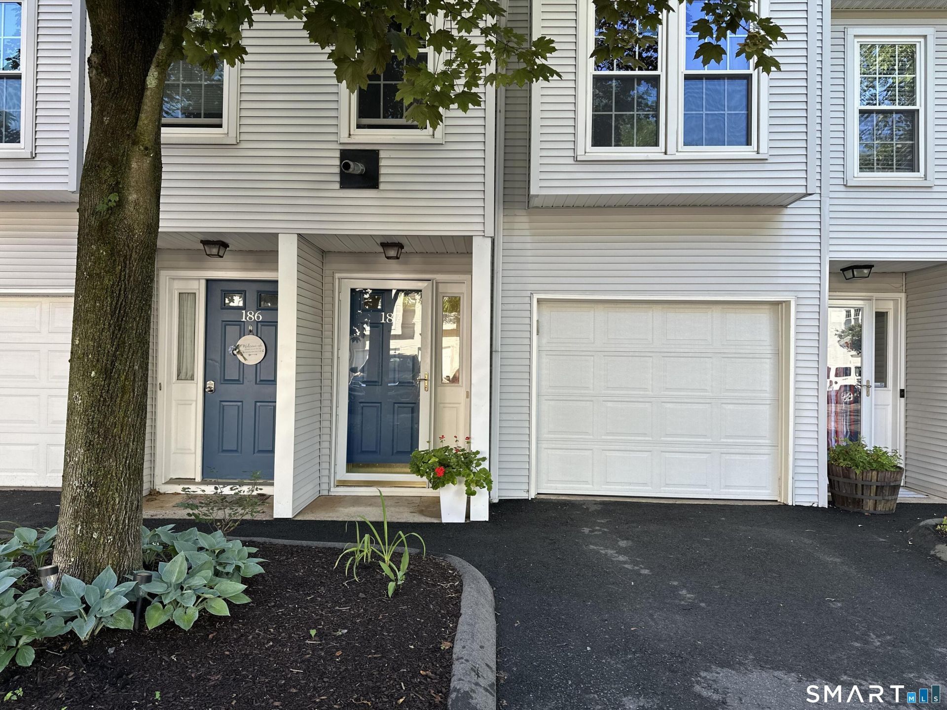 380 Hitchcock, Unit 187, Waterbury, CT 06705 Main Photo