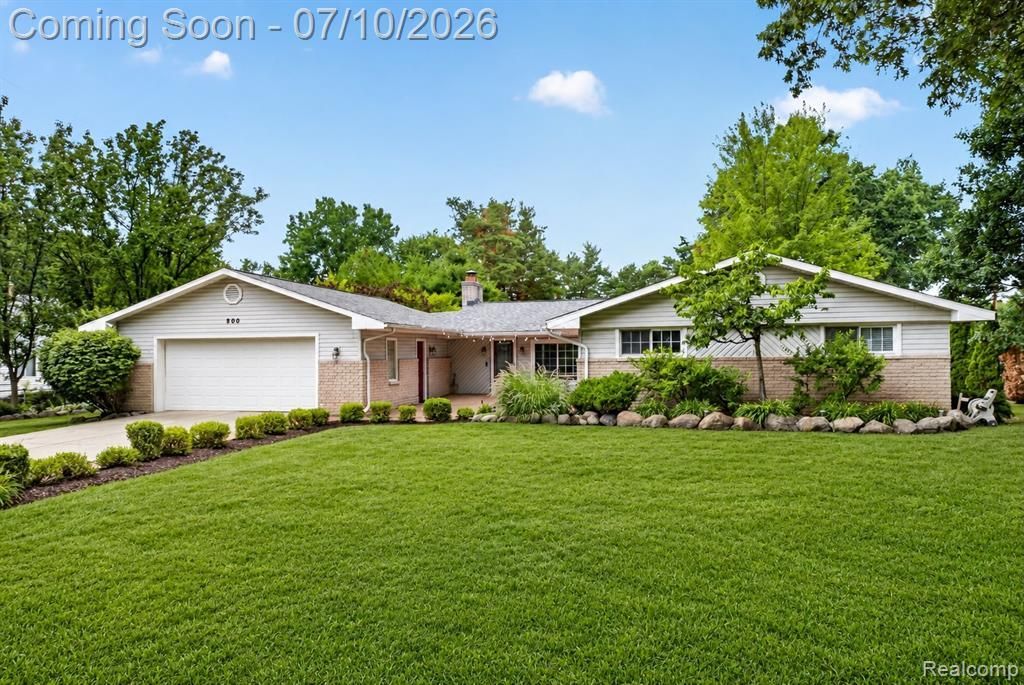 800 Hinford Avenue, Lake Orion Vlg, MI 48362 Main Photo