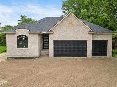 933 N Wixom Road, Wixom, MI 48393