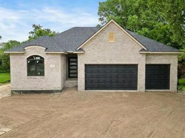 933 N Wixom Road, Wixom, MI 48393