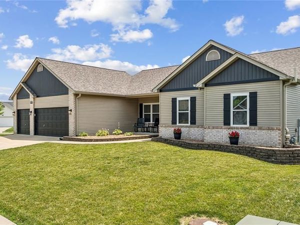 800 Mule Creek Drive, Wentzville, MO 63385