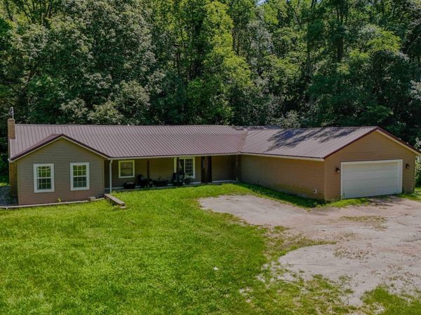 1562 SPRING BAY Road, East Peoria, IL 61611