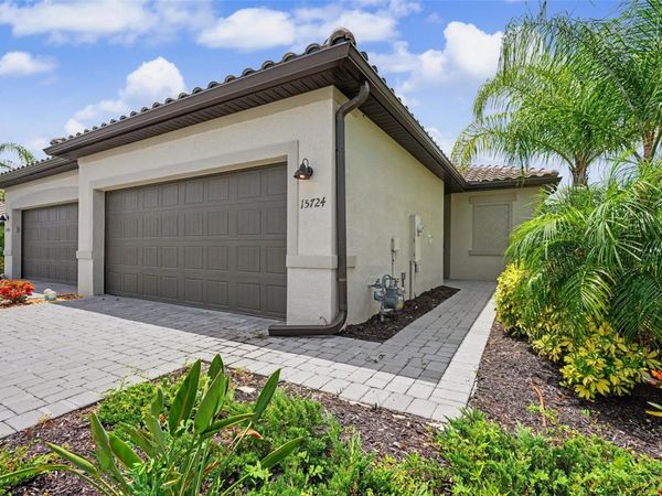 15724 SUNNY DAY DRIVE , BRADENTON, FL 34211