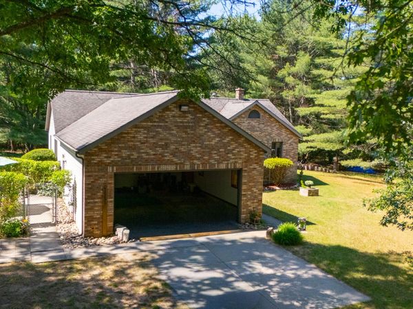 3557 W Pinewood Drive, Roscommon, MI 48653