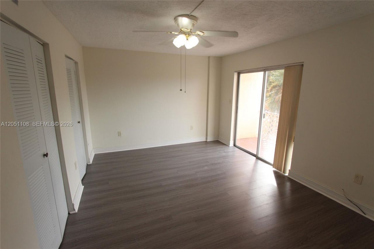 1655 W 44th Pl , Unit 304, Hialeah, FL 33012 Photo
