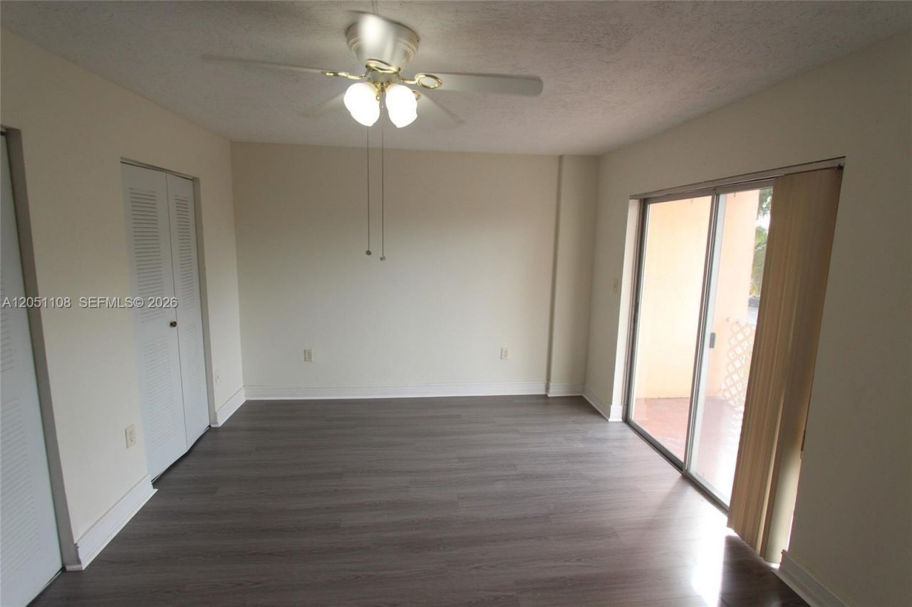 1655 W 44th Pl , Unit 304, Hialeah, FL 33012 Photo