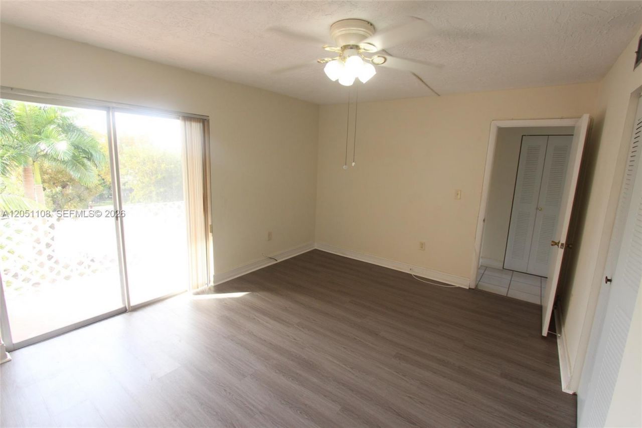 1655 W 44th Pl , Unit 304, Hialeah, FL 33012 Photo