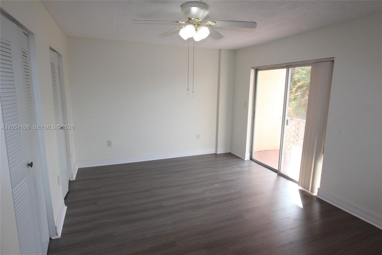 1655 W 44th Pl , Unit 304, Hialeah, FL 33012 Photo