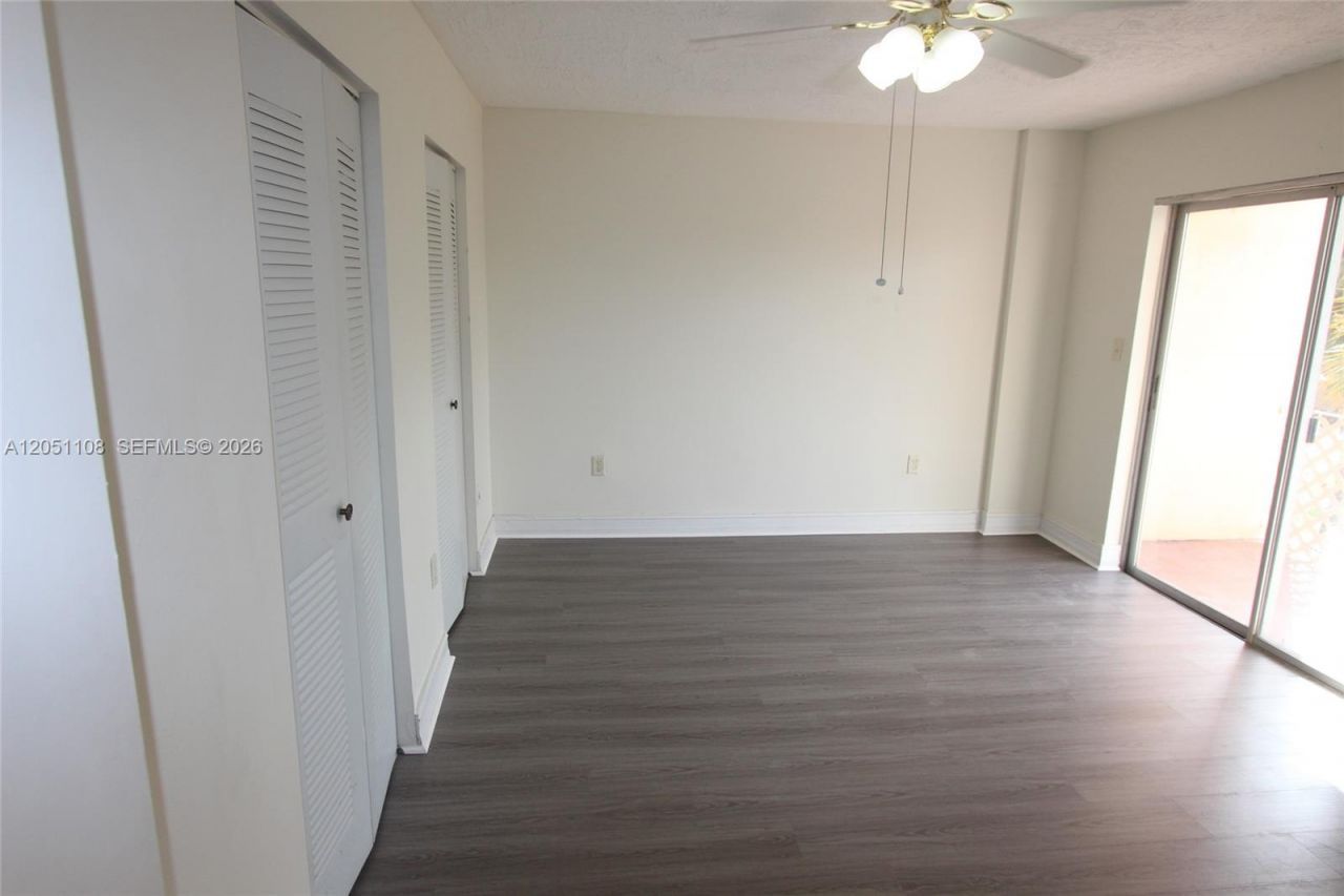1655 W 44th Pl , Unit 304, Hialeah, FL 33012 Photo