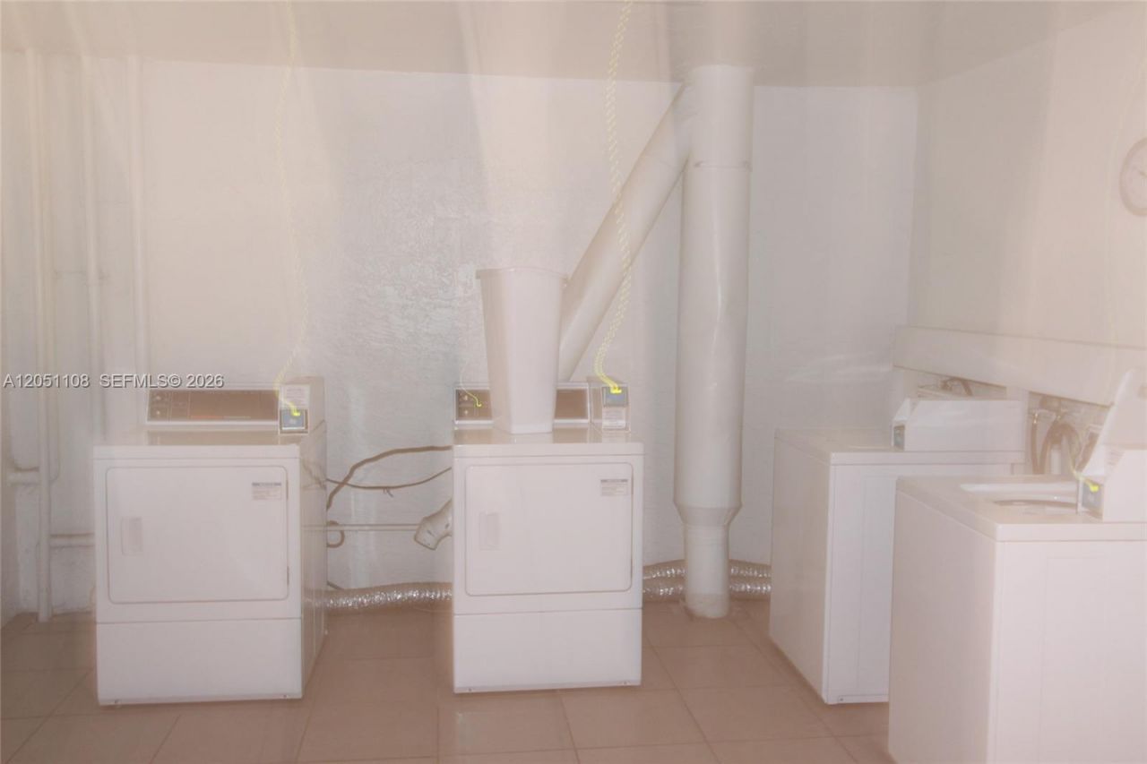 1655 W 44th Pl , Unit 304, Hialeah, FL 33012 Photo