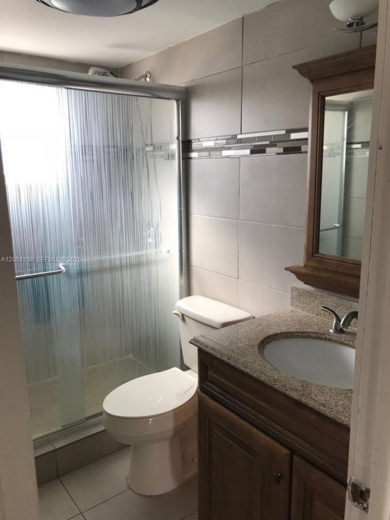 1655 W 44th Pl , Unit 304, Hialeah, FL 33012 Photo