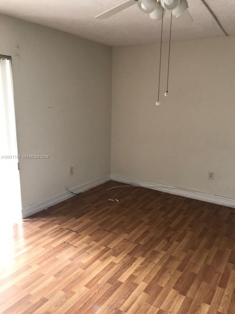 1655 W 44th Pl , Unit 304, Hialeah, FL 33012 Photo