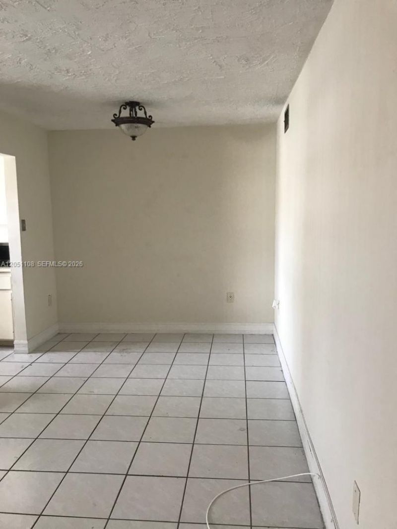 1655 W 44th Pl , Unit 304, Hialeah, FL 33012 Photo