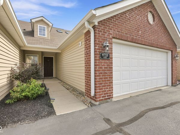 9733 Windy, Unit 101, Fishers, IN 46037